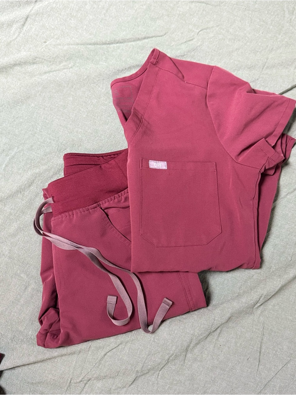 FIGS Women’s XXS Scrub Set Dark Cherry
